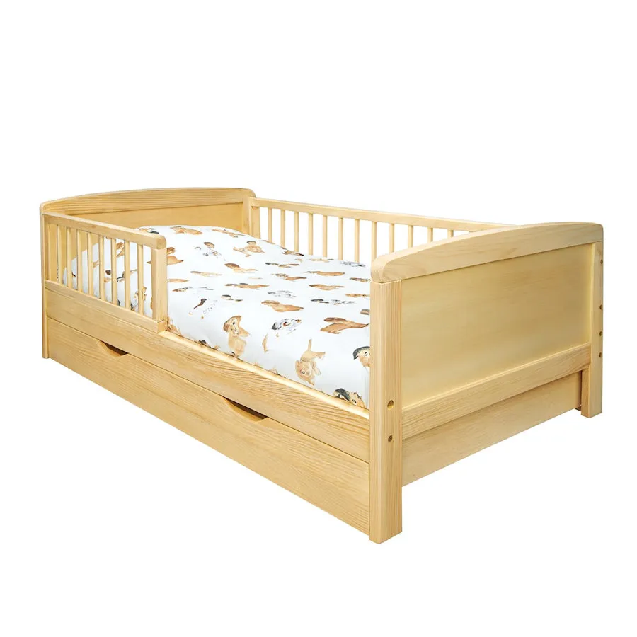 Priedes koka bērnu gultiņa 160x70 ar barjeru un atvilktni.