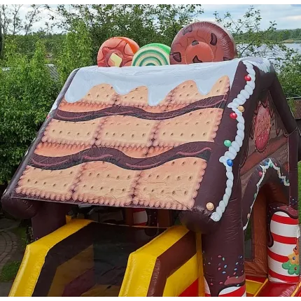Jauna piepūšamā atrakcija Cepumu namiņš