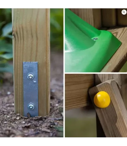 Rotaļu laukums ar šūpolēm, slidkalniņu, mājiņu un smilšu kasti.