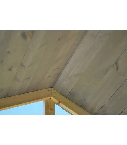 Klasisks bērnu rotaļu laukums ar dubultām šūpolēm.