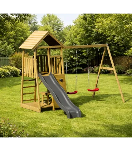 Bērnu rotaļu laukums ar slidkalniņu, smilšu kasti, šūpolēm, kāpšanas sienu un pilnika galdiņu ar soliem.