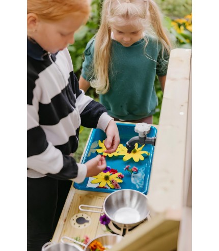 Bērnu rotaļu mājiņa Cottage Adventure House ar šūpolēm, slidkalniņu un smilšukasti.